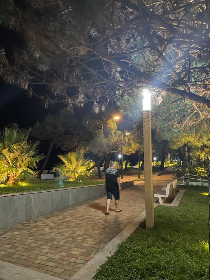 Hotel Chaika Kobuleti ภายนอก รูปภาพ